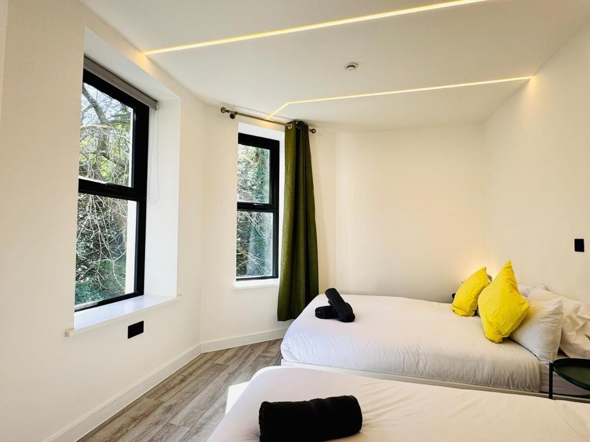 Premium 3-bed - Heart Of Town - Walk To Apartment